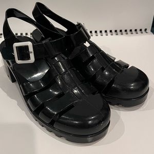 Size 7.5 black jelly sandals